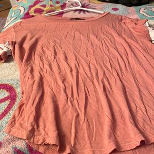 •pink t-shirt•